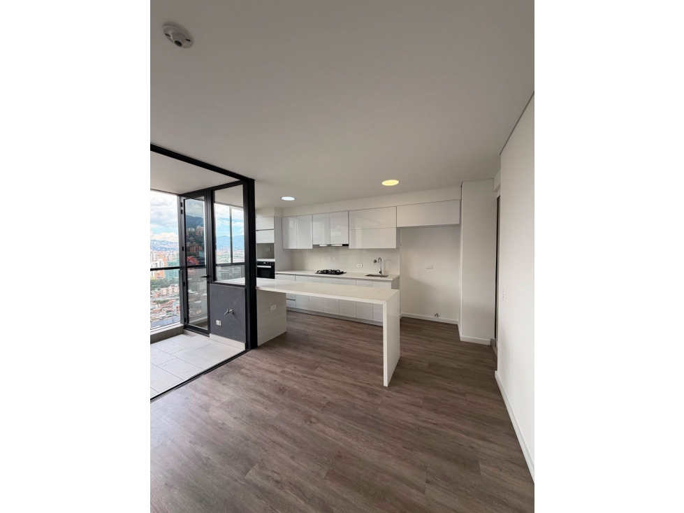 ARRIENDO APARTAMENTO EN EL POBLADO LALINDE CERCA AV POBLADO — foto 3