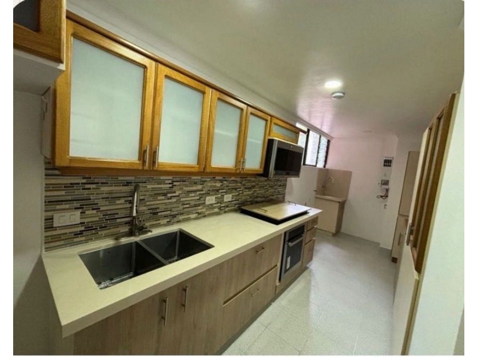 Arriendo Apartamento En El Poblado La 34 cerca a CC Santa Fe y Oviedo