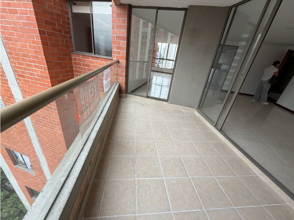 Arriendo Apartamento En el Poblado Santa María De Los Ángeles