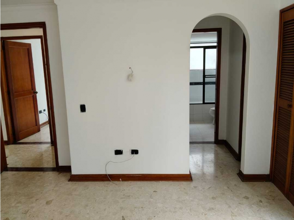 ARRIENDO APARTAMENTO EN EL POBLADO-CASTROPOL — foto 6