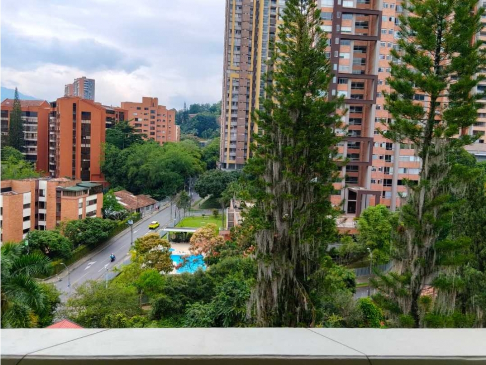ARRIENDO APARTAMENTO EN EL POBLADO-CASTROPOL — foto 2