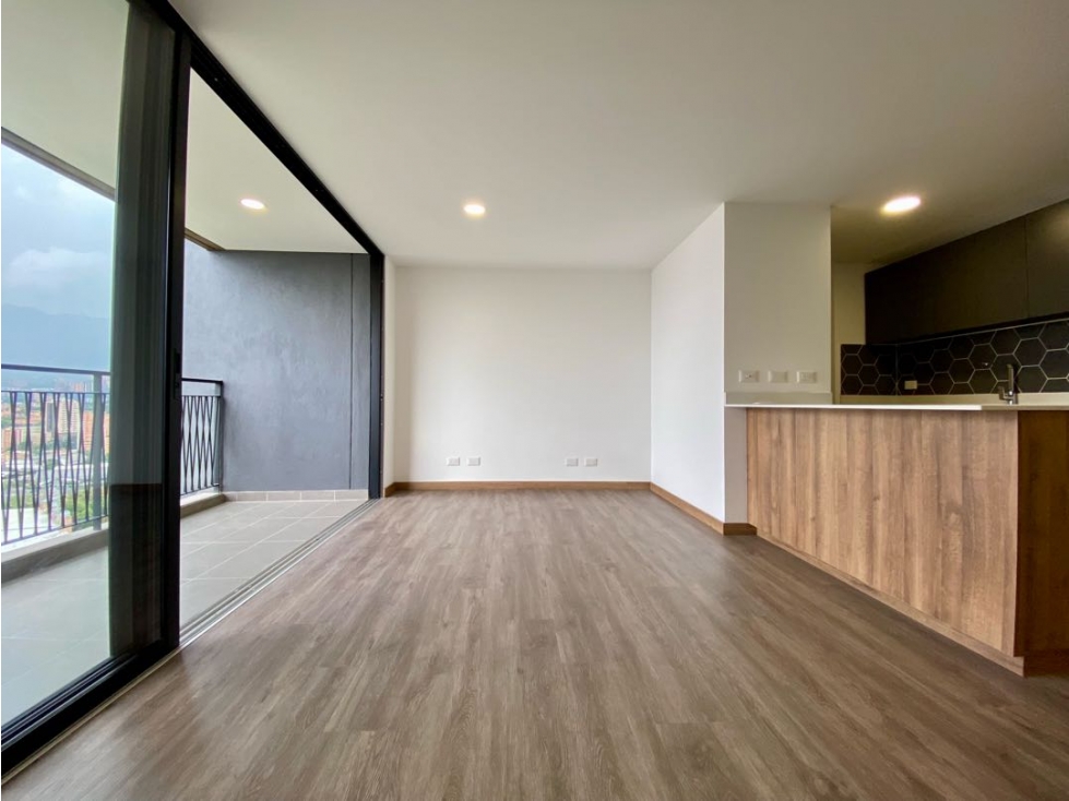 ARRIENDO EN VENTA EN ENVIGADO SECTOR LAS VEGAS P21