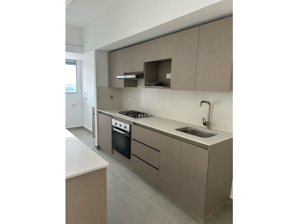 ARRIENDO APARTAMENTO EN ENVIGADO CERCA A CC VIVA Y AV VEGAS, ZONA PLA