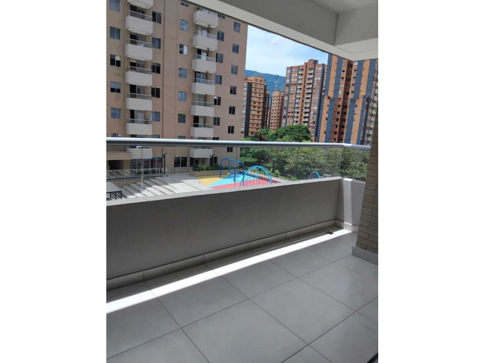 ARRIENDO APARTAMENTO EN ENVIGADO LAS VEGAS