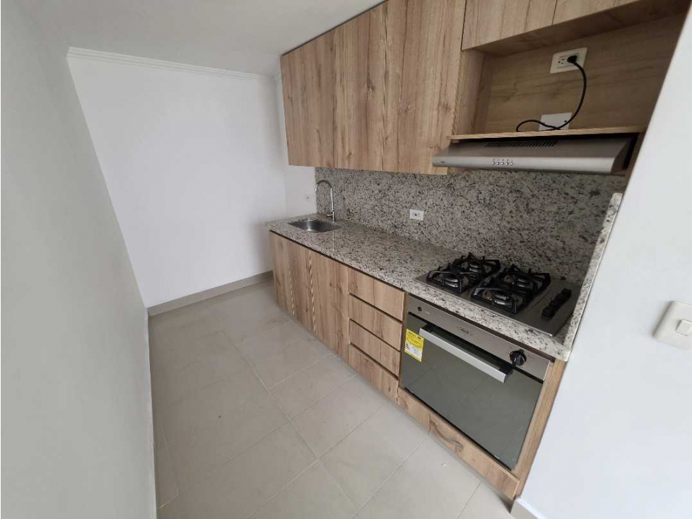 Arriendo apartamento en guayabal frente a la terminal del Sur