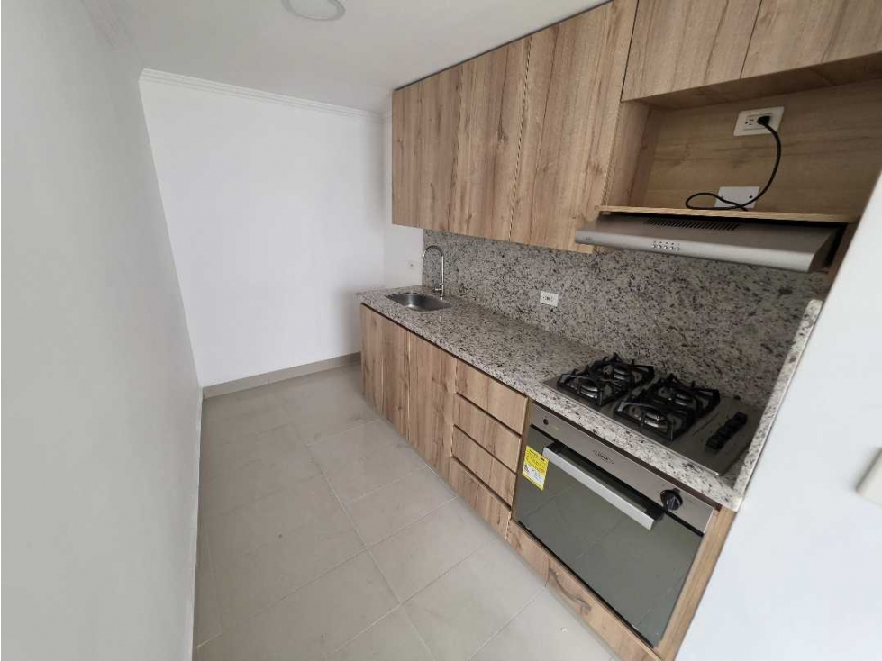 Arriendo apartamento en guayabal frente a la terminal del Sur — foto 2