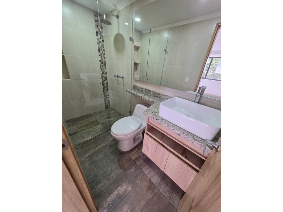 Arriendo apartamento en guayabal frente a la terminal del Sur — foto 5