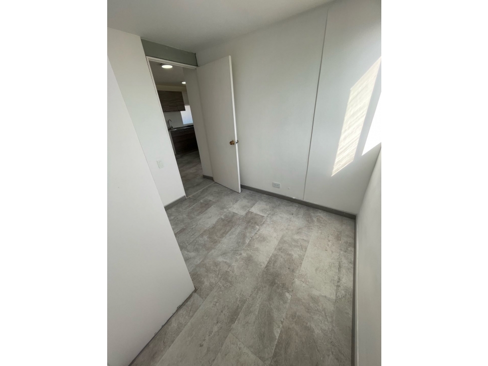 ARRIENDO LINDO APARTAMENTO EN LA FLORESTA — foto 5