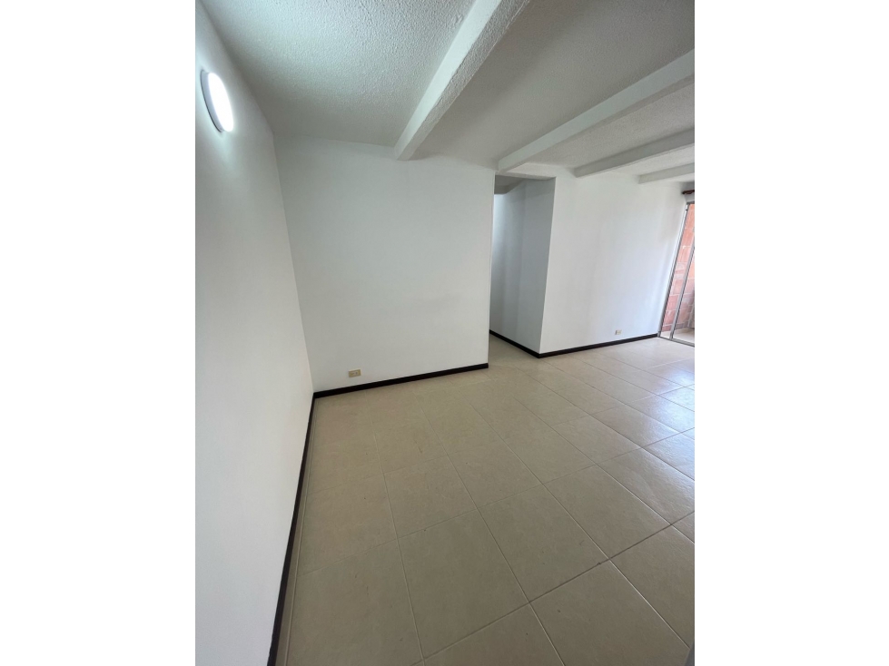 ARRIENDO APARTAMENTO EN LA LOMA DE LOS BERNAL — foto 5