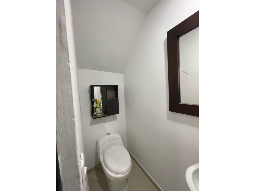 ARRIENDO HERMOSO APARTAMENTO DUPLEX EN LAURELES — foto 3