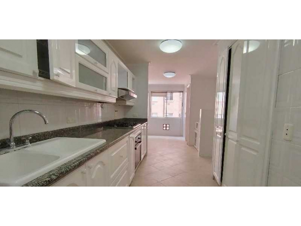 Arriendo apartamento en laureles — foto 3