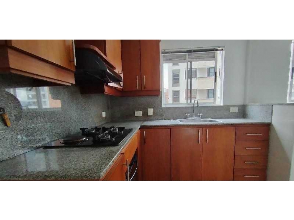 Arriendo apartamento en laureles — foto 2