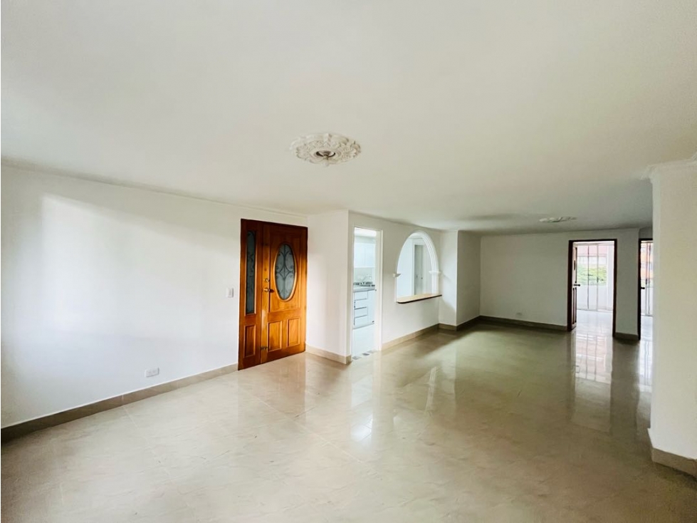 Arriendo apartamento en Laureles