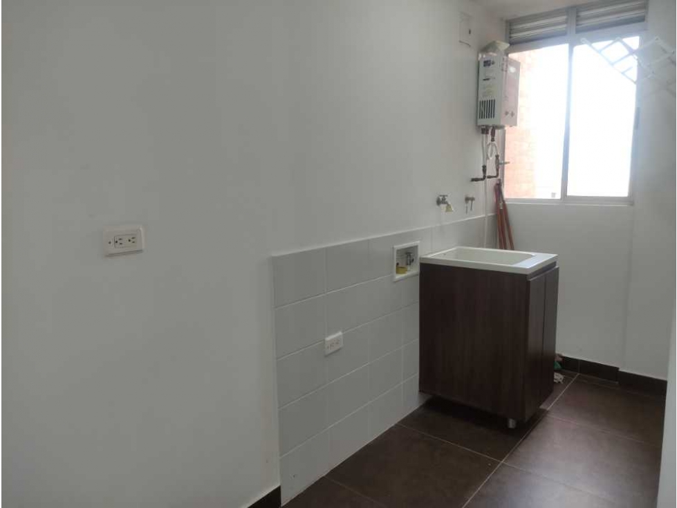 Arriendo apartamento en Loma del Esmeraldal P10 C7250314 — foto 4