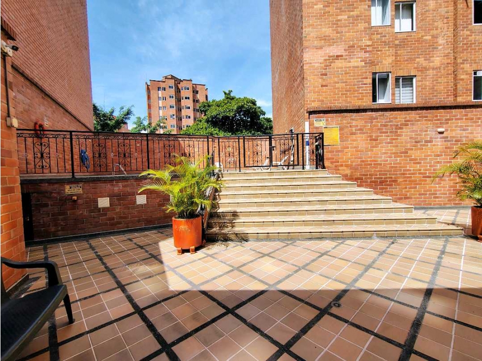 ARRIENDO APARTAMENTO EN MEDELLÍN SECTOR LAURELES SEGUNDO PARQUE — foto 2