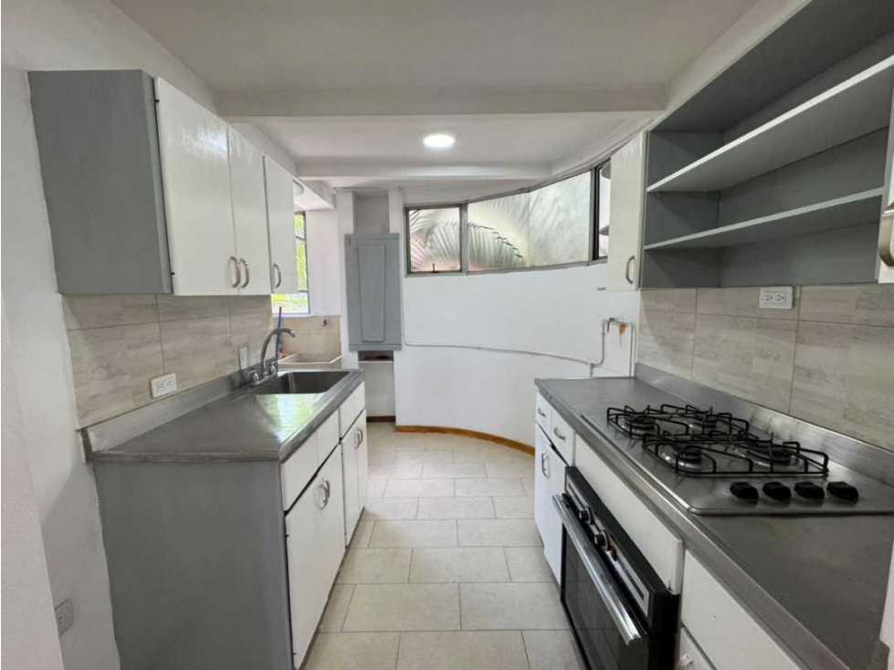 Arriendo Apartamento en patio bonito — foto 2