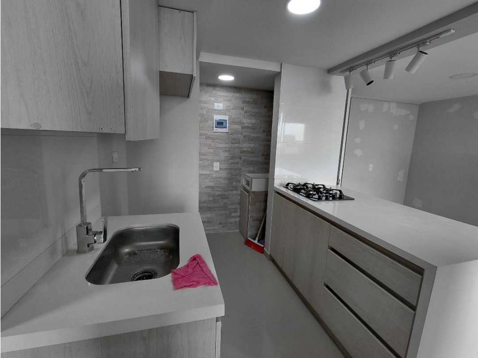 ARRIENDO APARTAMENTO EN ROBLEDO PAJARITO
