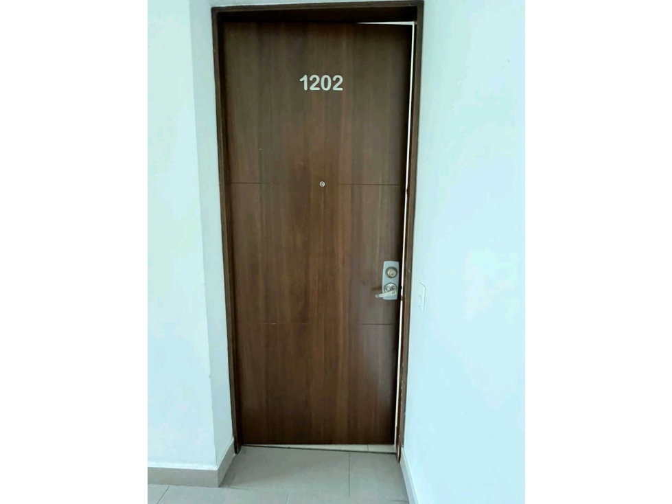 Arriendo Apartamento en Zuñiga, Envigado. Piso 12. Ed sencillo — foto 2