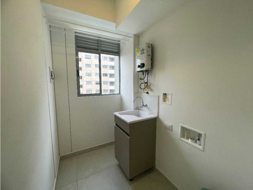 ARRIENDO APARTAMENTO ENVIGADO. CERCA C. Comercial VIVA — foto 5