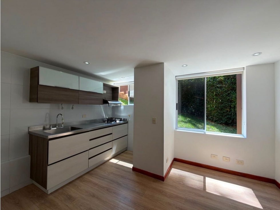 Arriendo apartaestudio. Envigado, Loma del atravesado. — foto 2