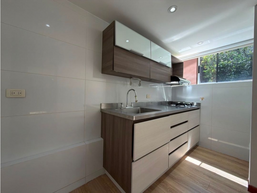 Arriendo apartaestudio. Envigado, Loma del atravesado. — foto 3