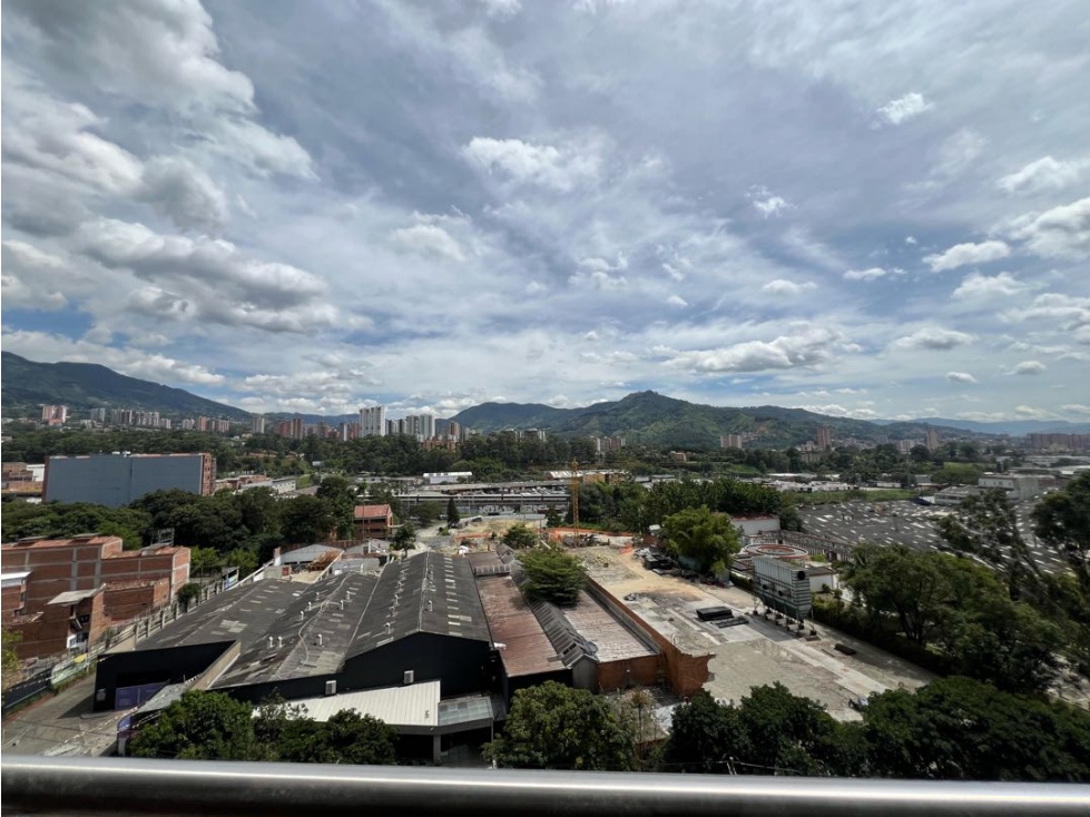 ARRIENDO APARTAMENTO ESTILO MARIPOSA EN SABANETA PARTE BAJA — foto 3