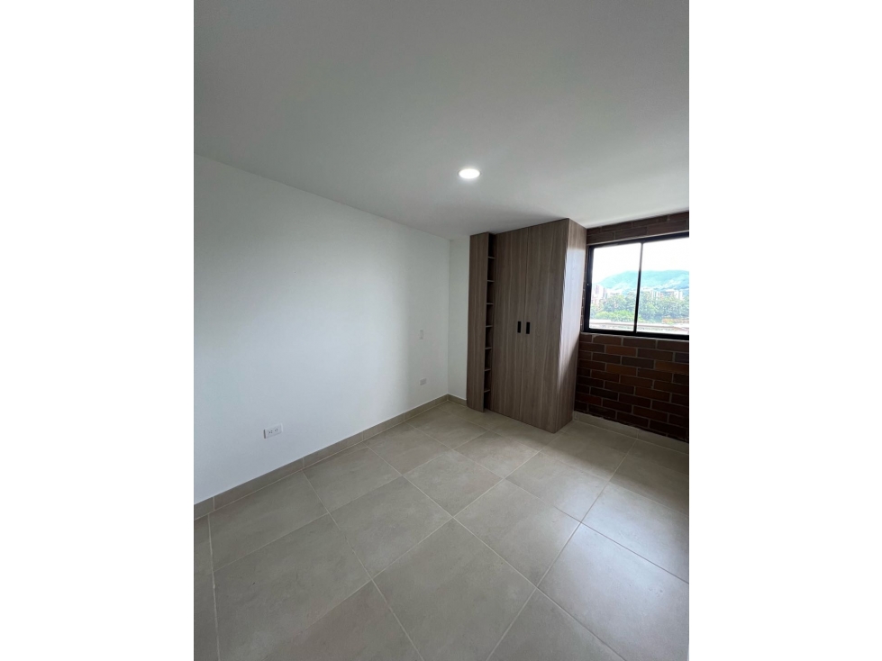 ARRIENDO APARTAMENTO ESTILO MARIPOSA EN SABANETA PARTE BAJA — foto 5
