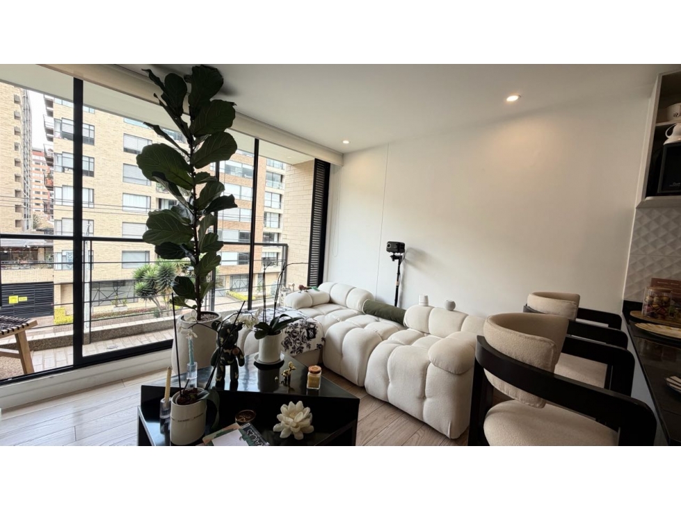 ARRIENDO APARTAMENTO EXTERIOR CON BALCÓN EN CEDRITOS