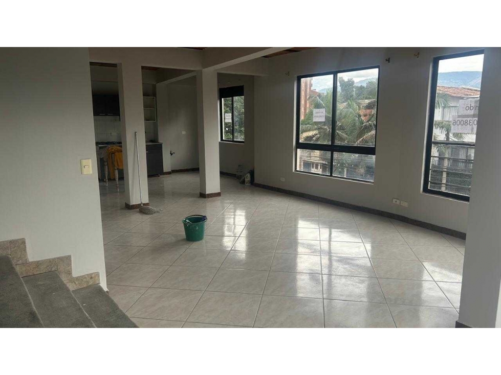 Arriendo apartamento laureles Simón bolivar de dos niveles y terraza — foto 4