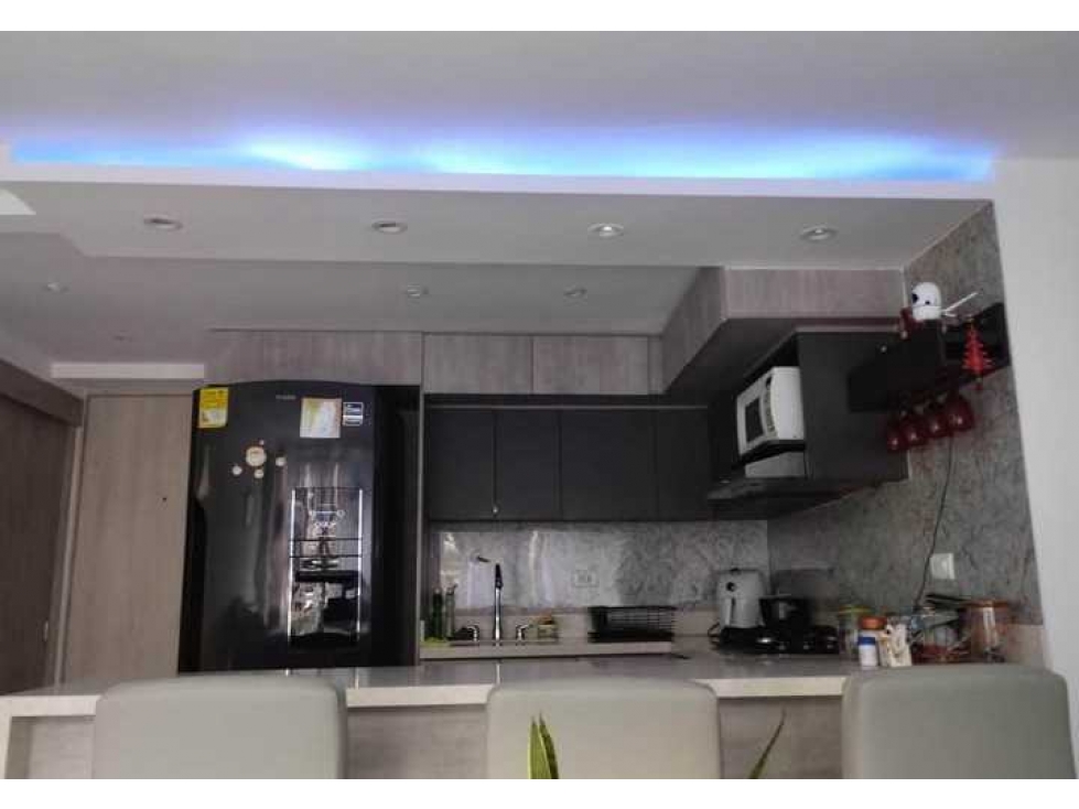 Arriendo Apartamento Loma de los Bernal — foto 2