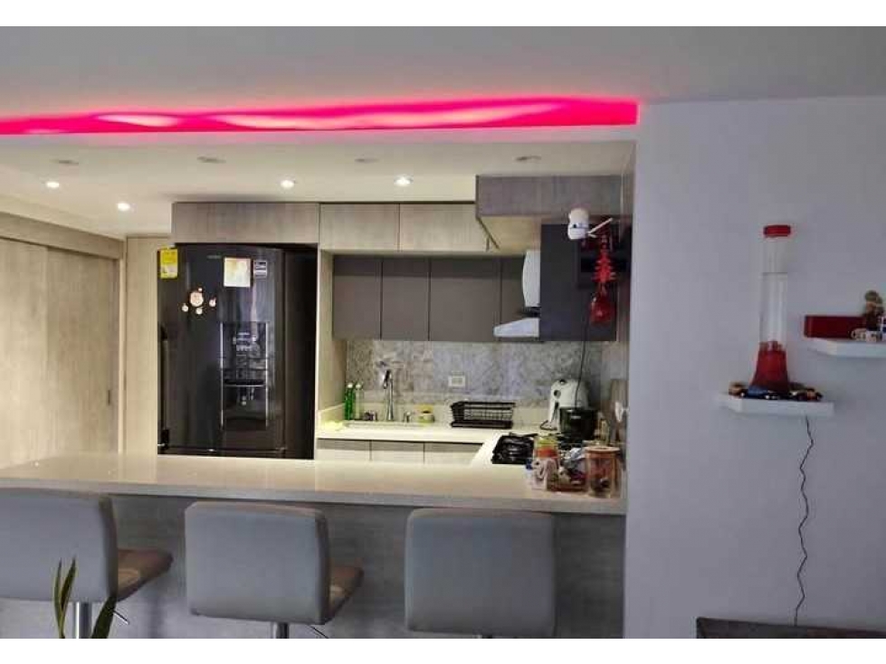 Arriendo Apartamento Loma de los Bernal — foto 3