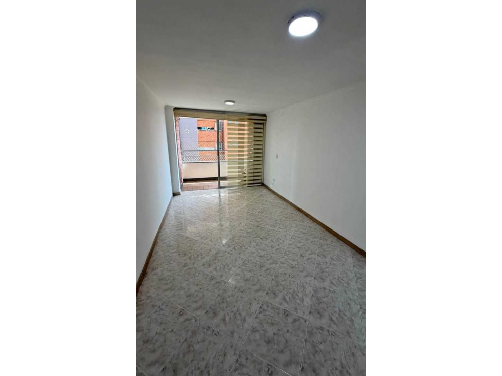 Arriendo Apartamento Loma de los bernal - 2