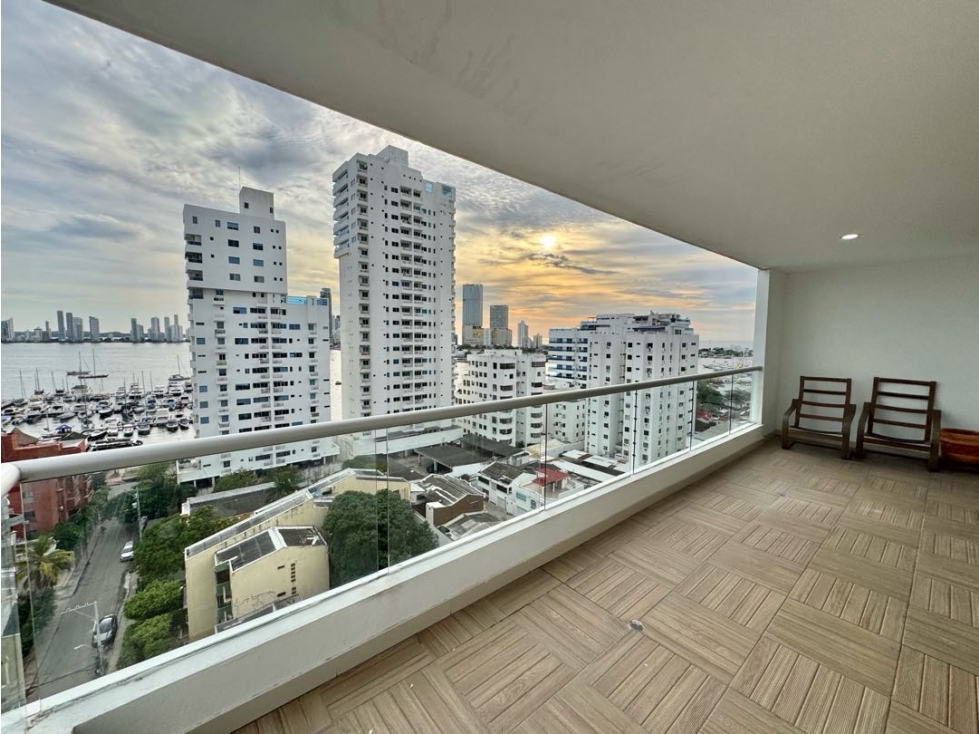 ARRIENDO APARTAMENTO MODERNO EN MANGA DE TRES HABITACIONES — foto 2