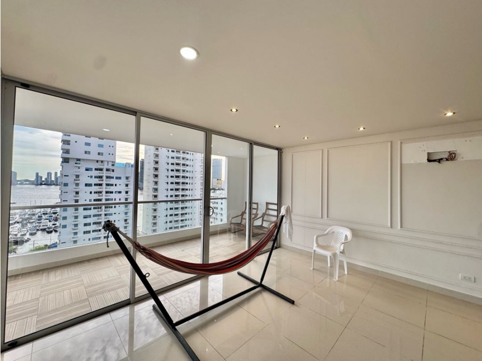 ARRIENDO APARTAMENTO MODERNO EN MANGA DE TRES HABITACIONES — foto 4