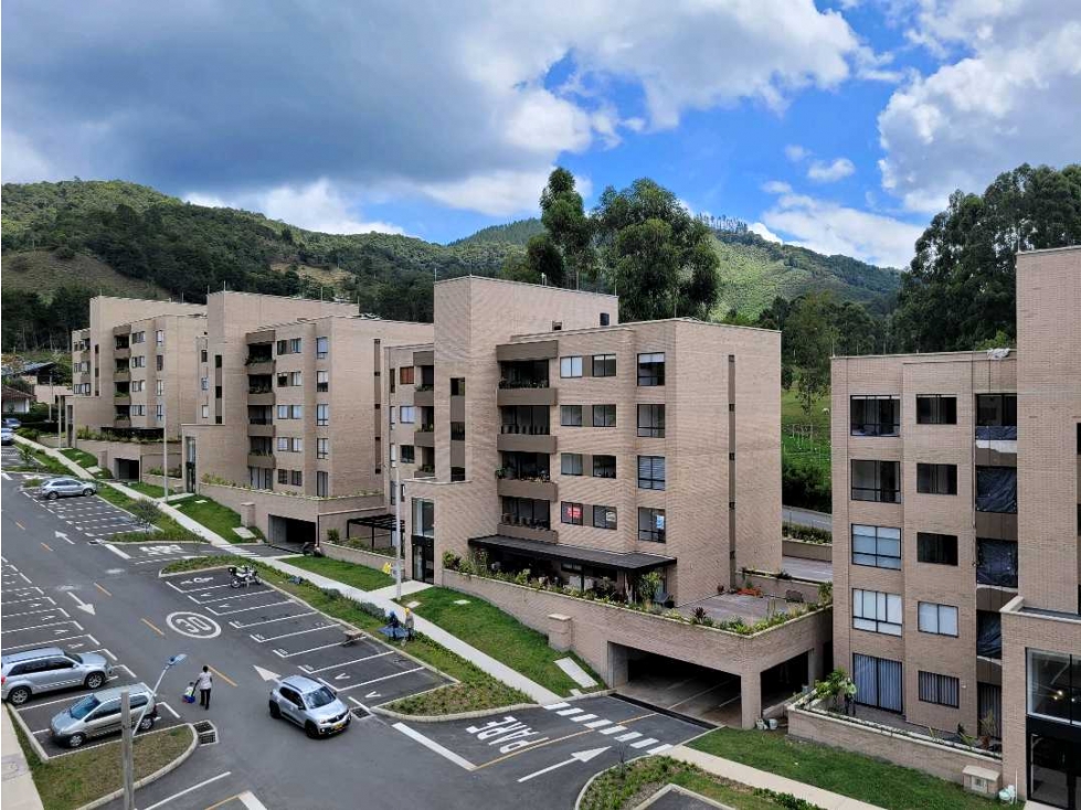 Arriendo Apartamento para Estrenar en el Retiro Excelente Ubicacion