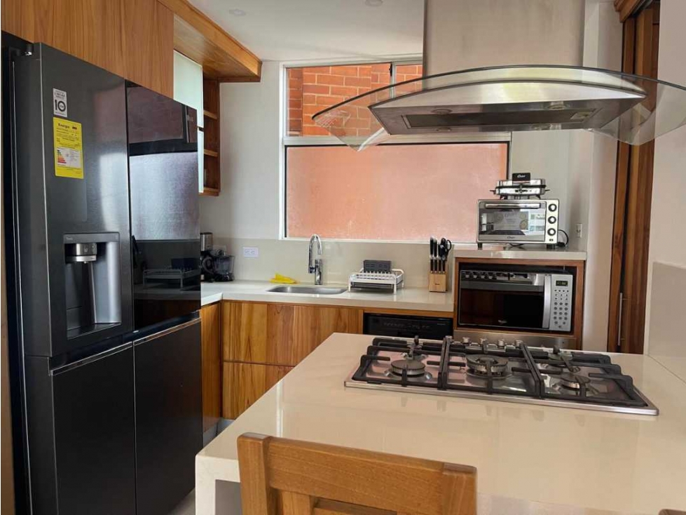 ARRIENDO APARTAMENTO POBLADO CASTROPOL — foto 4