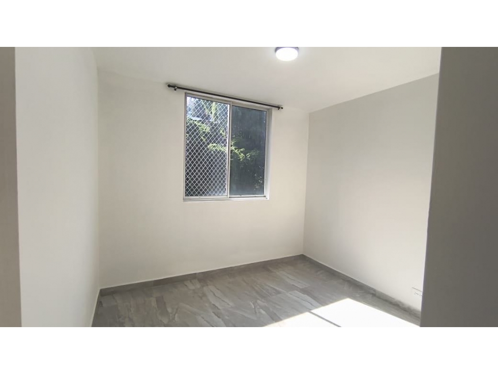 ARRIENDO APARTAMENTO POBLADO -CASTROPOL — foto 5