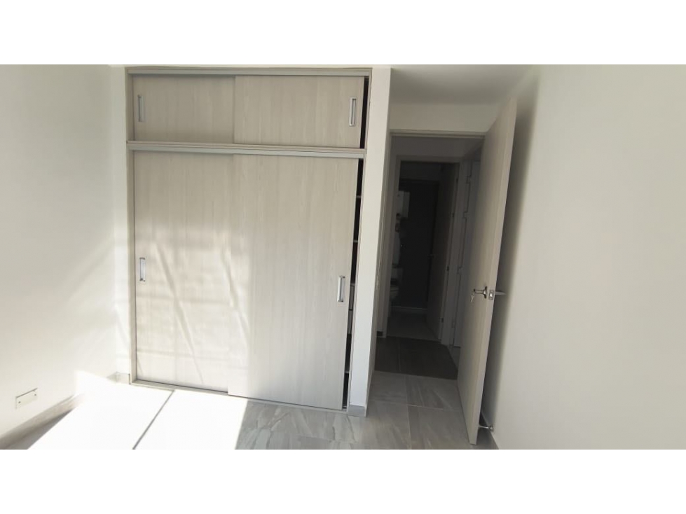 ARRIENDO APARTAMENTO POBLADO -CASTROPOL — foto 6