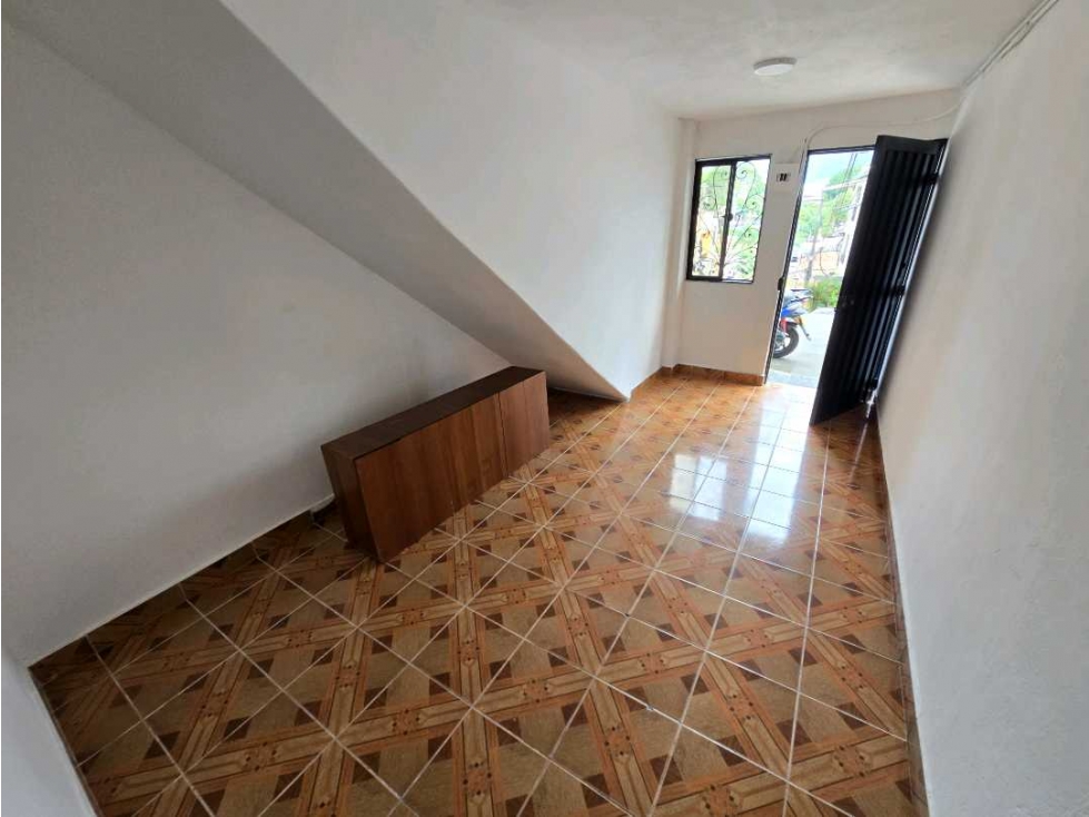 ARRIENDO APARTAMENTO PRIMER PISO CERCA A COMFAMA DE BELLO