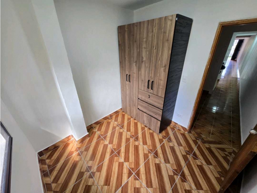 ARRIENDO APARTAMENTO PRIMER PISO CERCA A COMFAMA DE BELLO — foto 2
