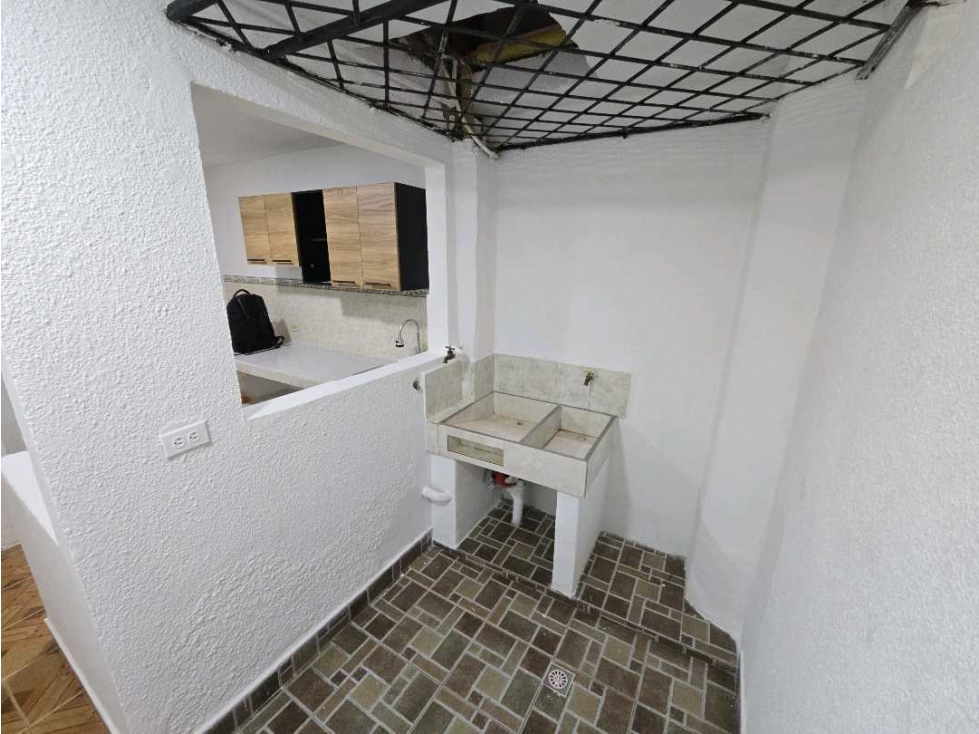 ARRIENDO APARTAMENTO PRIMER PISO CERCA A COMFAMA DE BELLO — foto 4