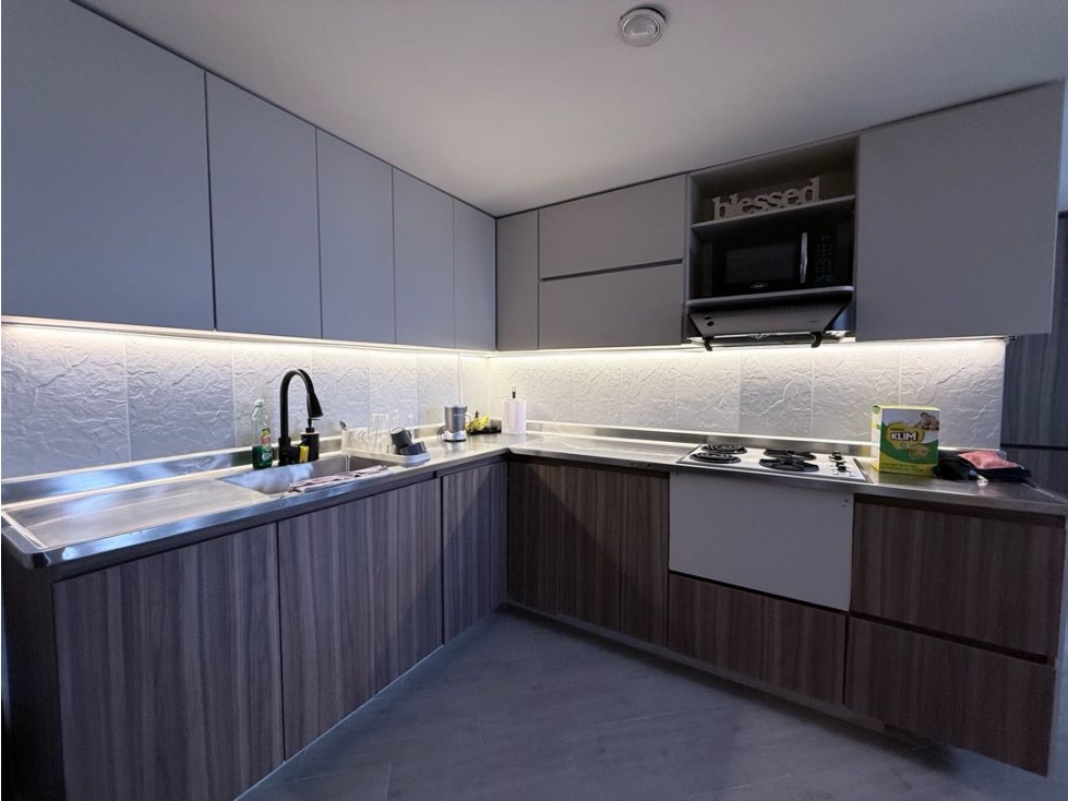 Arriendo apartamento remodelado en sector Estadio — foto 2
