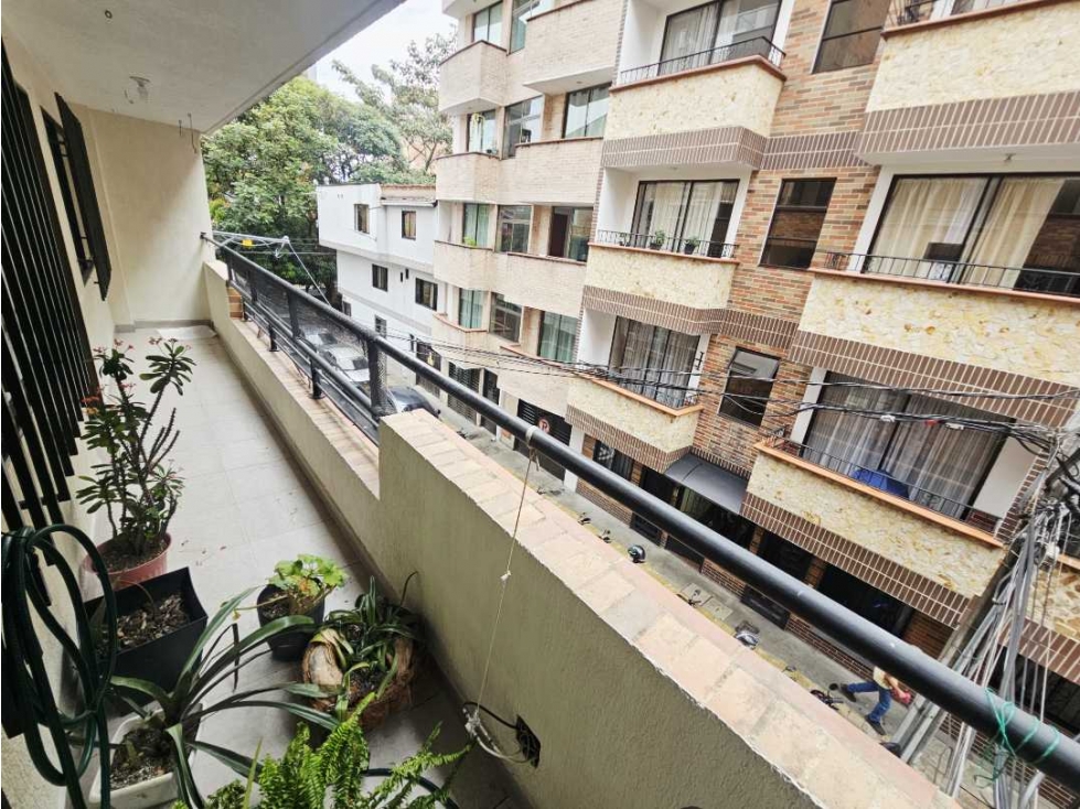 ARRIENDO APARTAMENTO SABANETA. CALLE LARGA