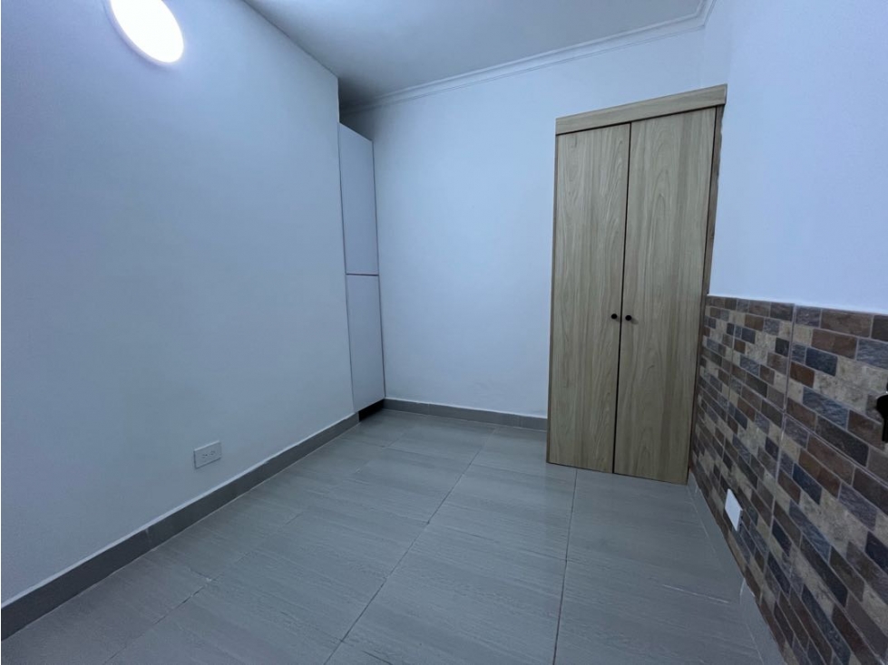 ARRIENDO APARTAMENTO- SECTOR LA CASTELLANA — foto 2