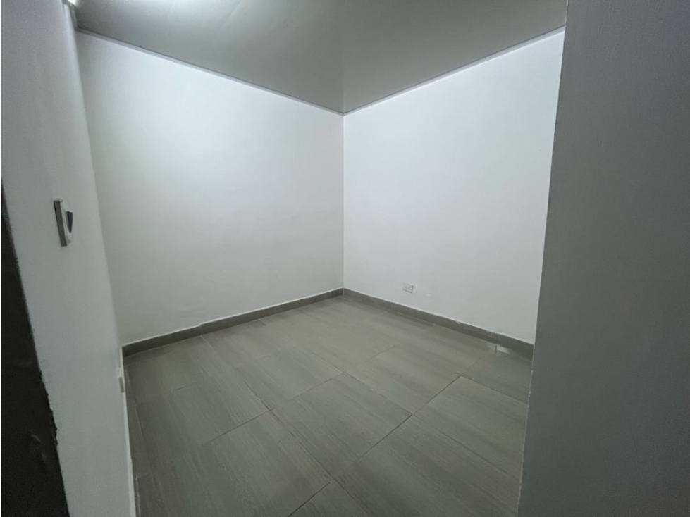 ARRIENDO APARTAMENTO- SECTOR LA CASTELLANA — foto 3