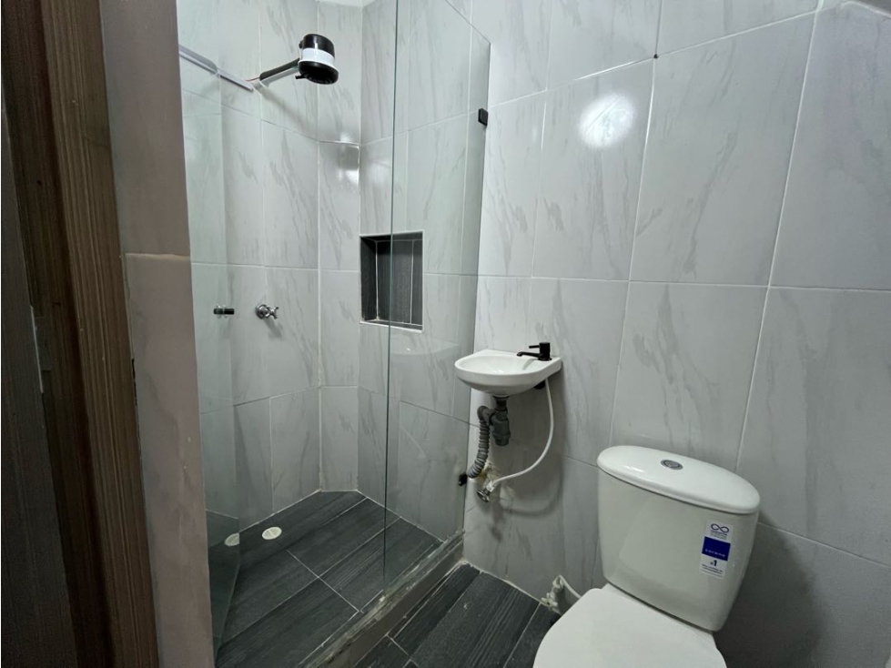 ARRIENDO APARTAMENTO- SECTOR LA CASTELLANA — foto 3