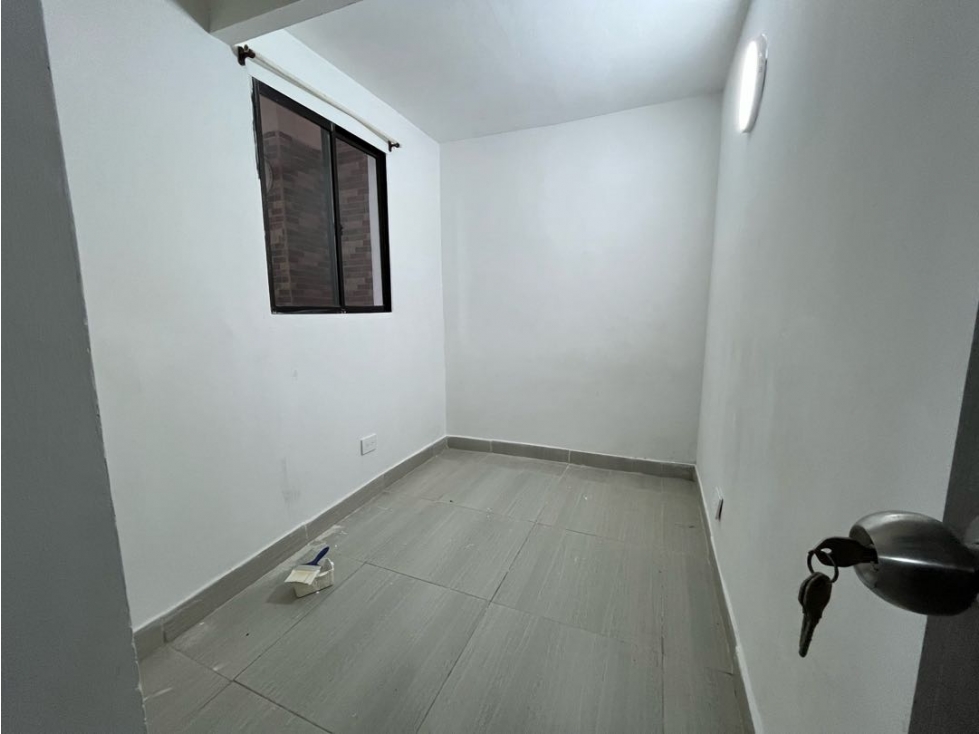 ARRIENDO APARTAMENTO- SECTOR LA CASTELLANA — foto 4