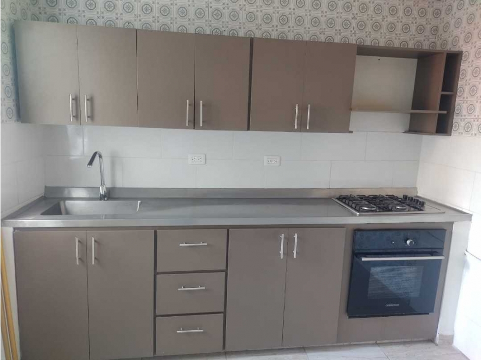 Arriendo Apartamento tercer piso barrio San Diego — foto 4