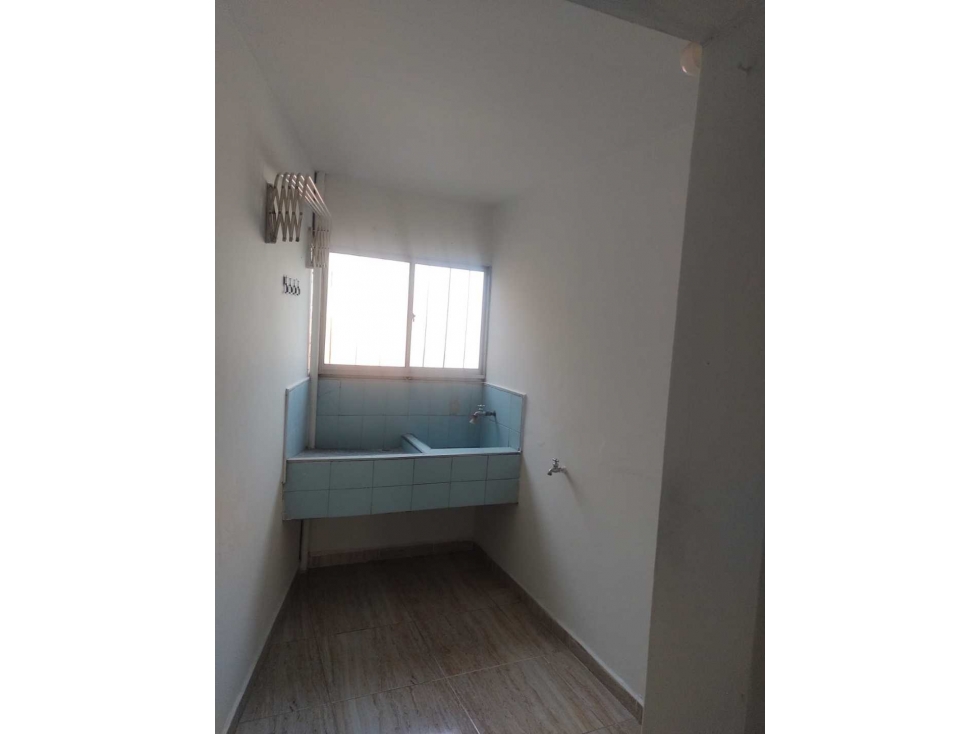 Arriendo Apartamento tercer piso barrio San Diego — foto 5