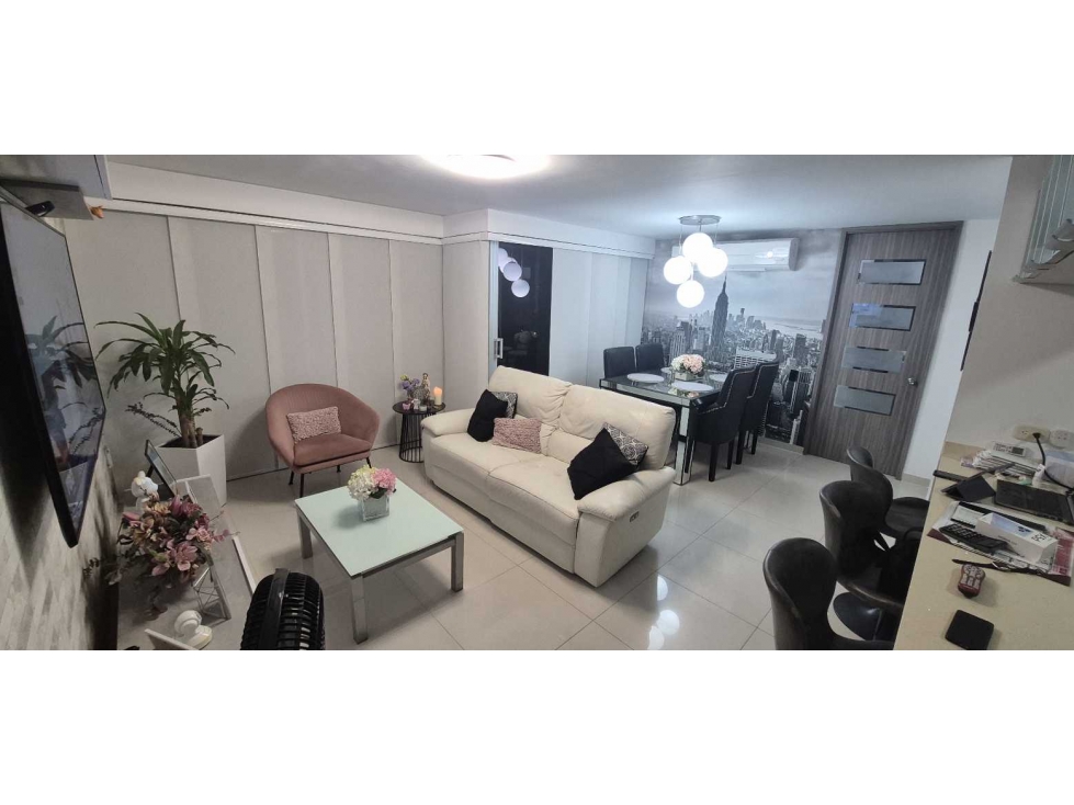 ARRIENDO APTO VILLACAROLINA PISO 7 ESTRATO 4+CUARTO DE SERVICIO 105 MT